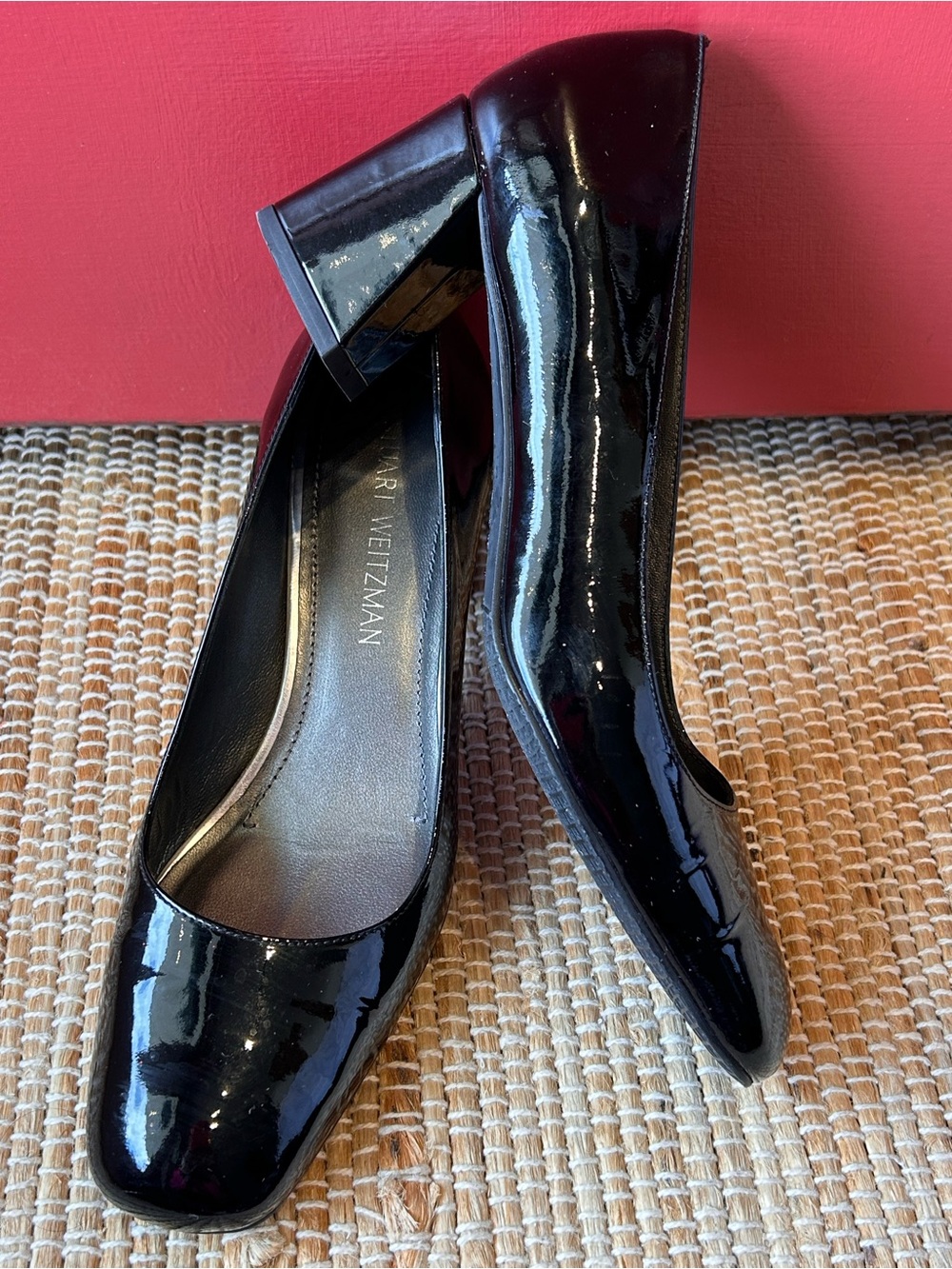 STUART WEITZMAN s8.5 Black Patent leather Block Heel Pumps-gently loved-look NEW